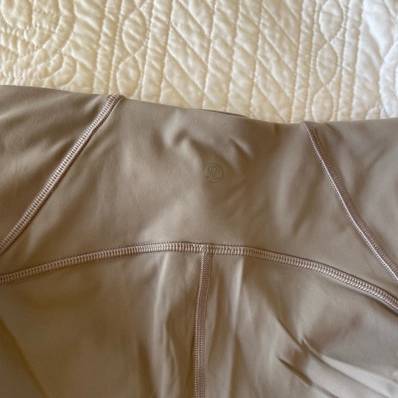 LuluLemon 7/8 Leggings - Picture 5 of 6